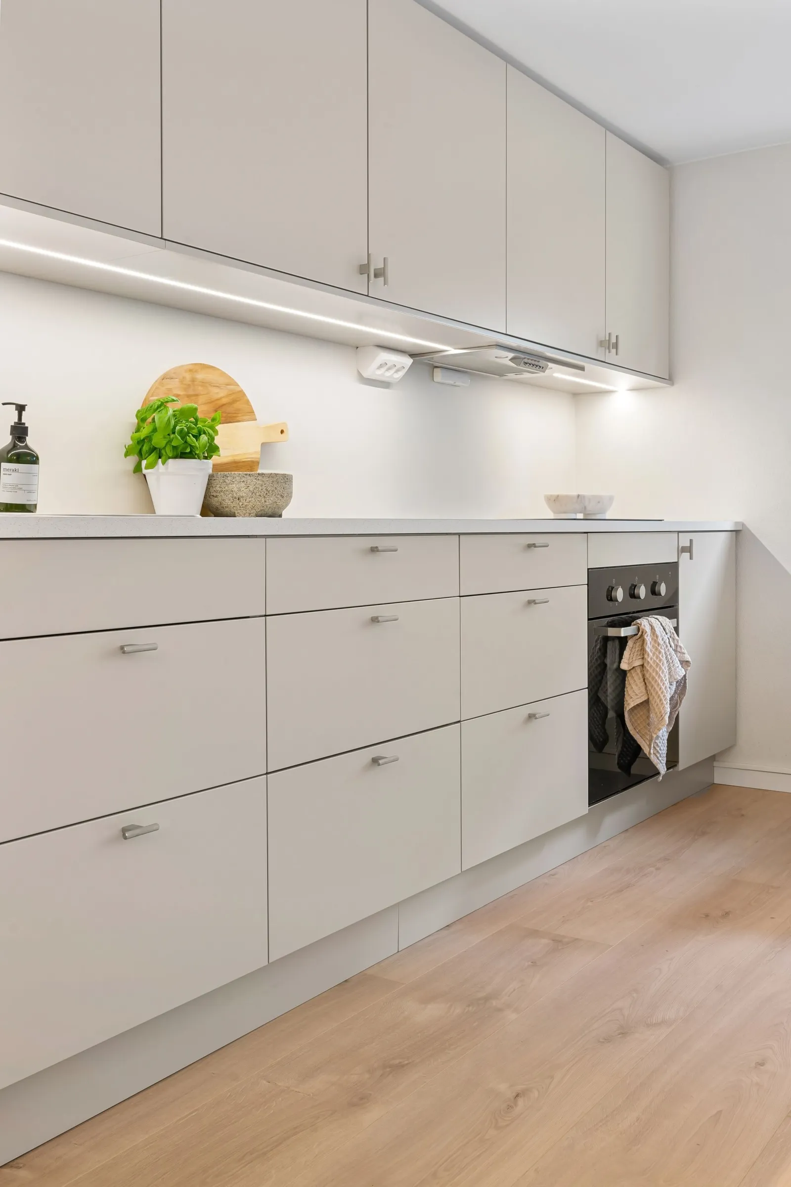 Vinyl plank flooring in a clean modern kitchen — Davidsonville, MD area